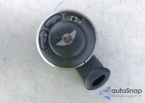 2011 Mini Cooper Clubman z USA, uszkodzony, nr VIN WMWZF3C50BT187818